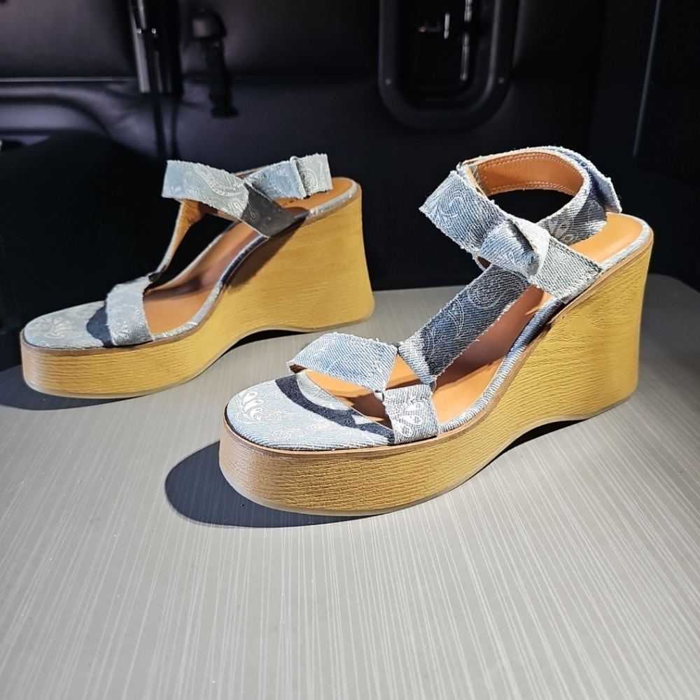 LUCKY BRAND Demmia Wood Wedge Platform Strappy Paisley‎ Denim Sandal 9.5 NWOT